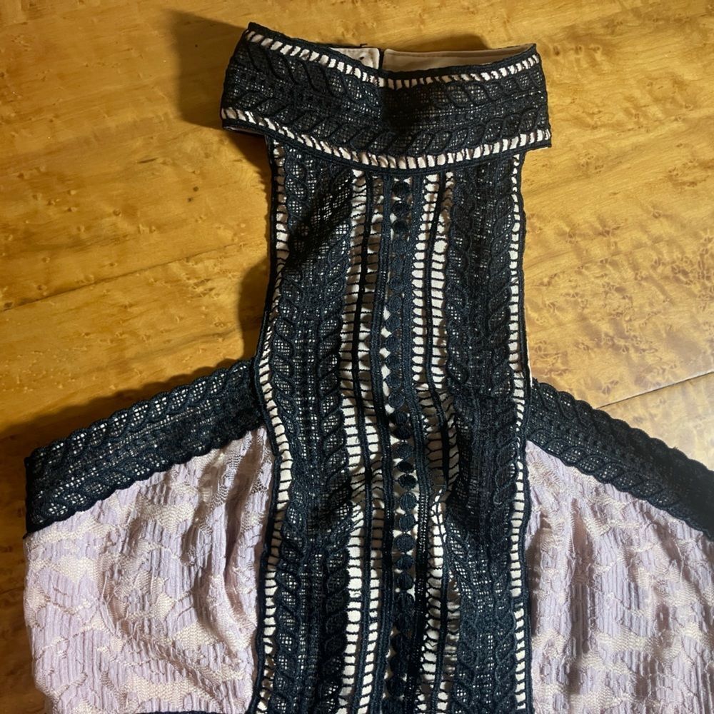 Venus, mini dress, lace detail, collared neck, excellent condition, medium - Picture 2 of 3